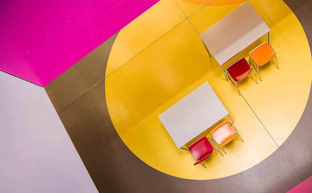 Innenperspektive Aula Montessorischule mit Turnhalle in Bad Tölz